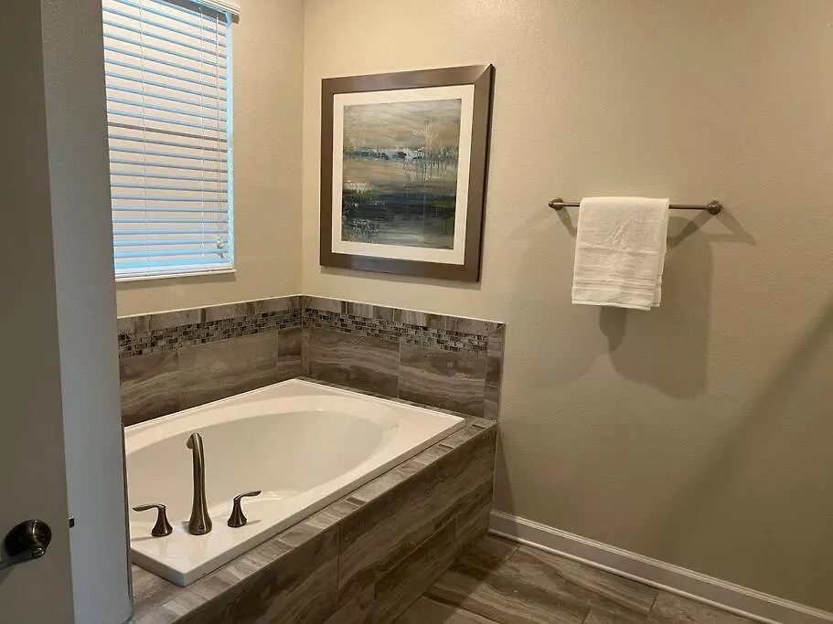 Cheerful 9Br/5Ba Pool/Spa Home Cinema Smart Tv Davenport United States