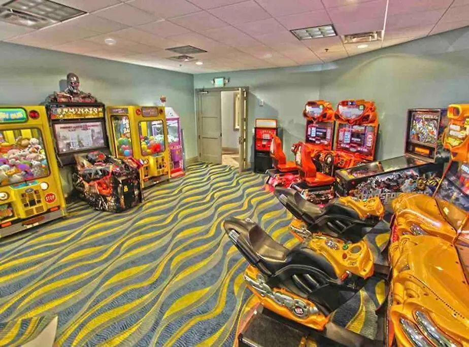 Cheerful 9Br/5Ba Pool/Spa Home Cinema Smart Tv Davenport